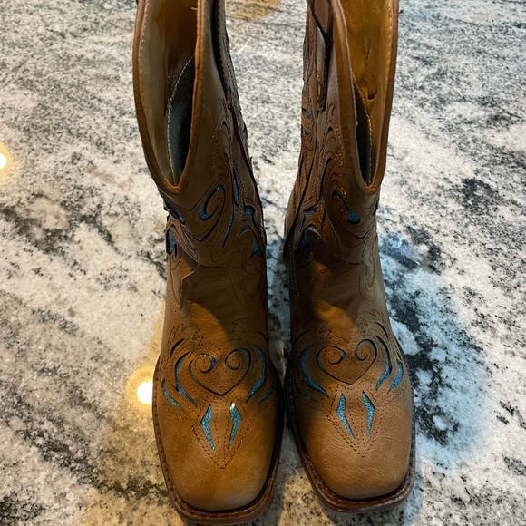 Girls Roper Boots - Picture 2 of 3